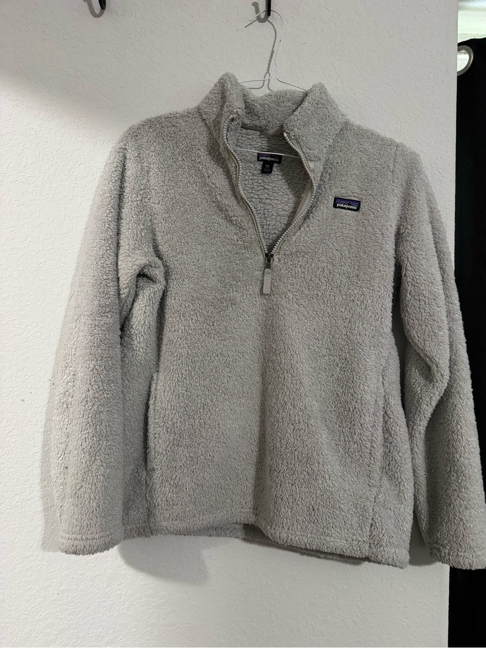 Patagonia Women’s Light Gray Sherpa Quarter-Zip Pullover